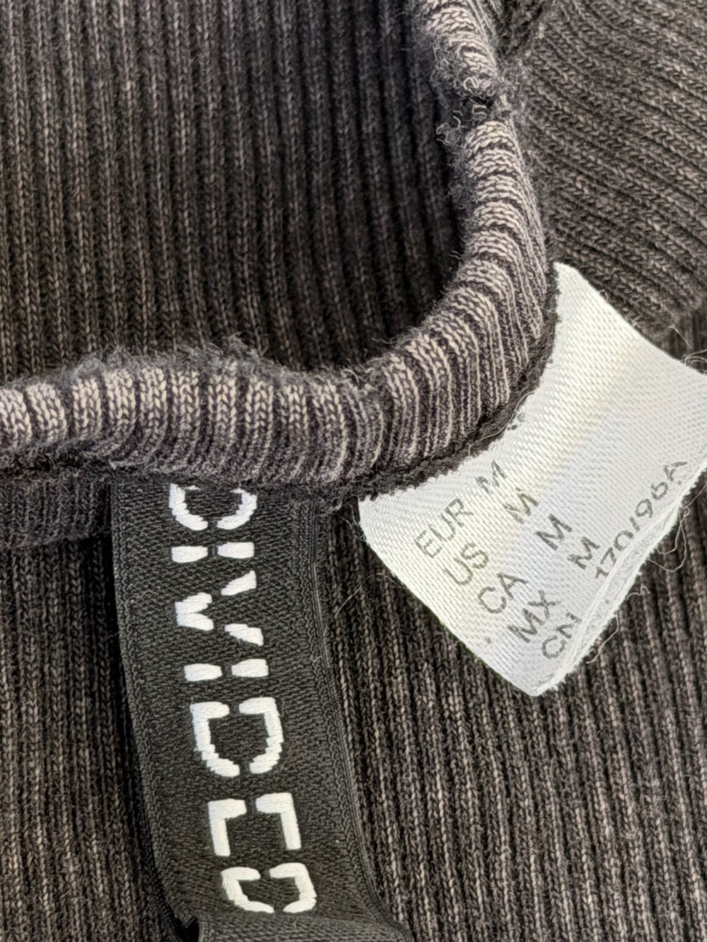 H&M washed grey top - Picture 2 of 2